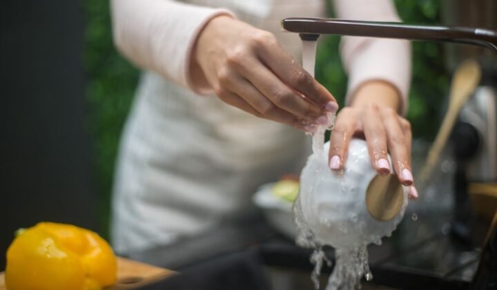 Commercial Dishwasher Safety: High-Temperature Sanitation Standards Commercial Dishwasher Safety: High-Temperature Sanitation Standards